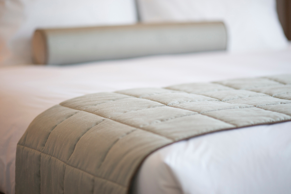 bed, zoomed